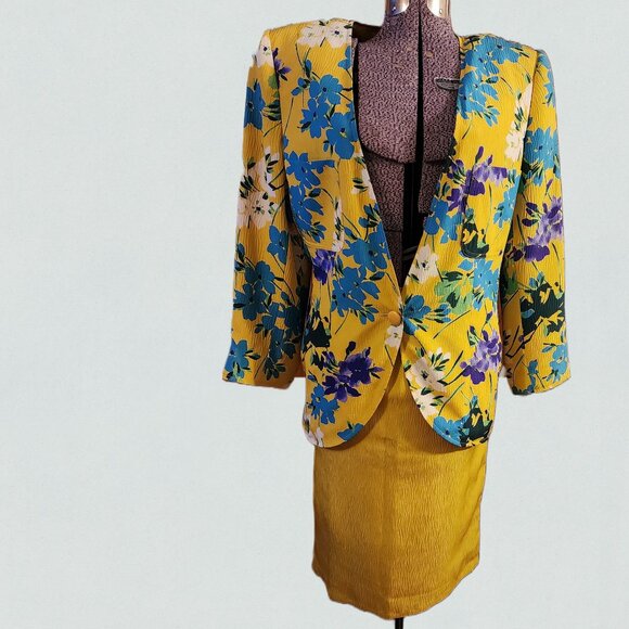 Valentino Vintage Dresses & Skirts - Amazing Vintage 1980's Valentino "Miss V" 2-Piece Floral Silk Skirt Suit